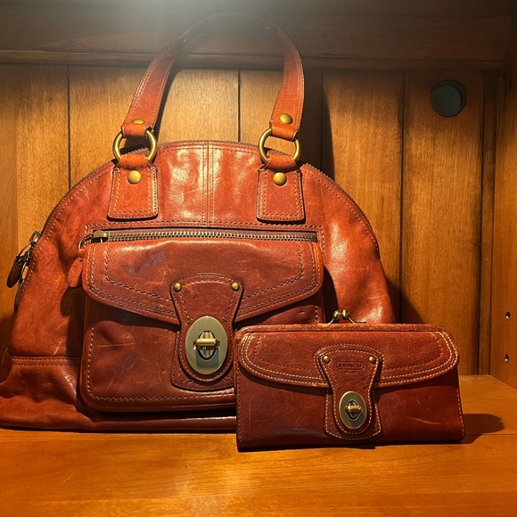 Coach Luci Leather Domed Bag and matching Wallet - Picture 1 of 16